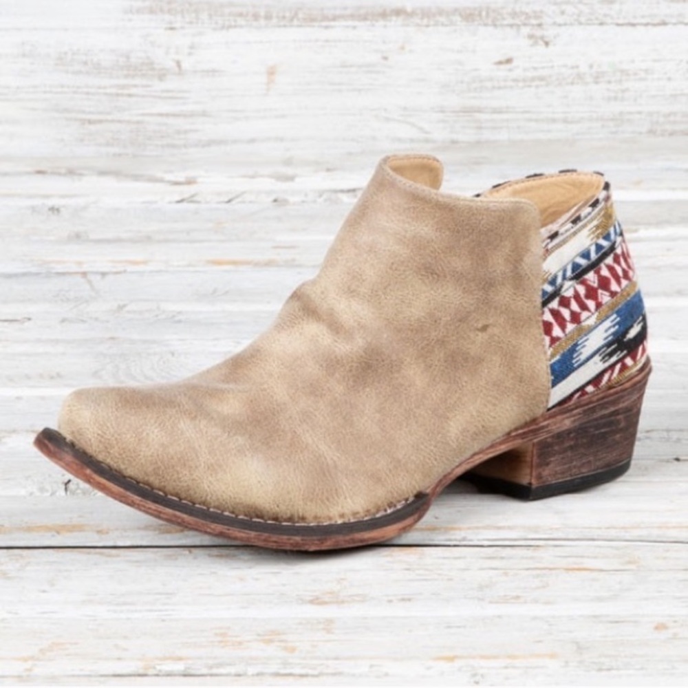• [NIB] Roper Embroidered Booties • - Picture 7 of 14